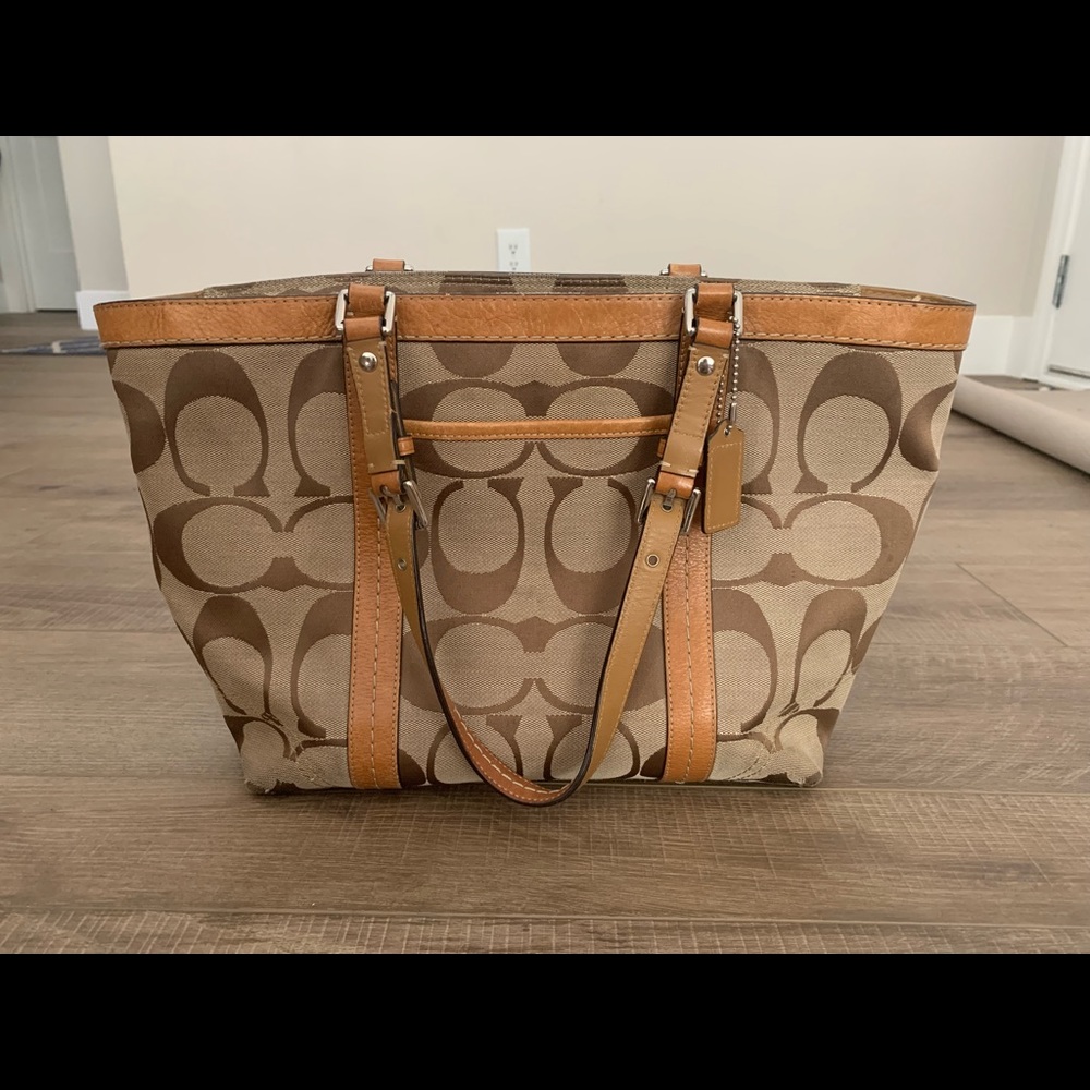 Coach purse, tote, bag. Light brown/Tan